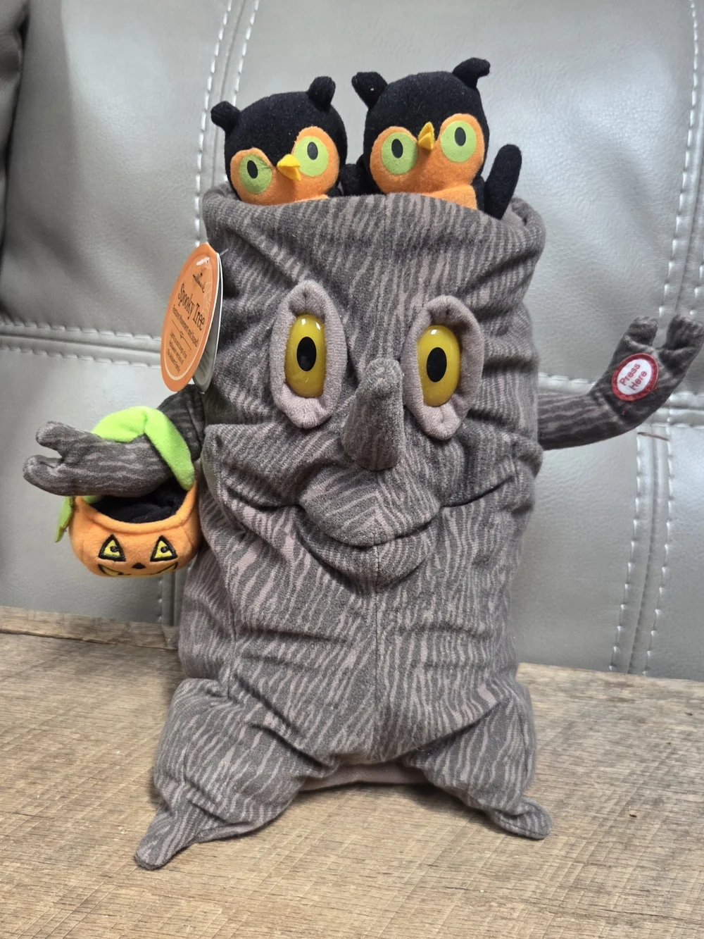 Vintage Hallmark Halloween Spooky Tree Plush Animated Singing Owls Addams Family